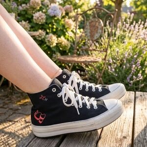 Converse Chuck Taylor All Star High Top A09121CHearts Black/Red -  Kids Size 4.5